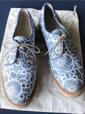 Agl Blue and Cream Lace-Up Floral Oxford Boots